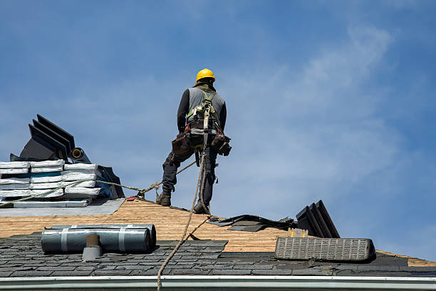 Professional Gutter Installation technician working in Sioux City, IA